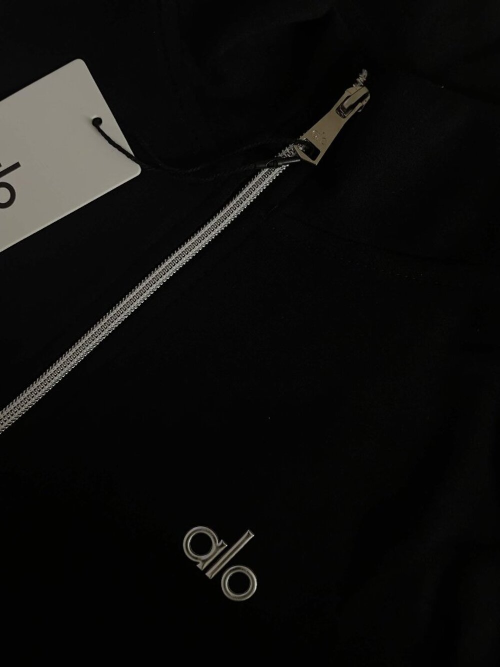 ALO Yoga Unisex Black Quarter-Zip Hoodie and Jogger Set NWT - Picture 3 of 7